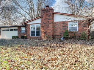 213 Saint John Dr, Belleville, IL 62221