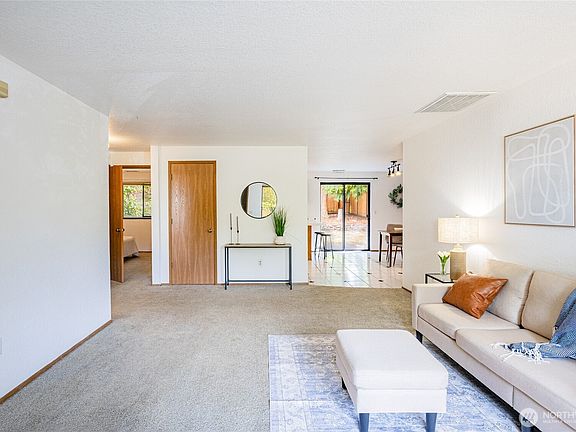 3rd image of 3513 Autumnwood Ct SE