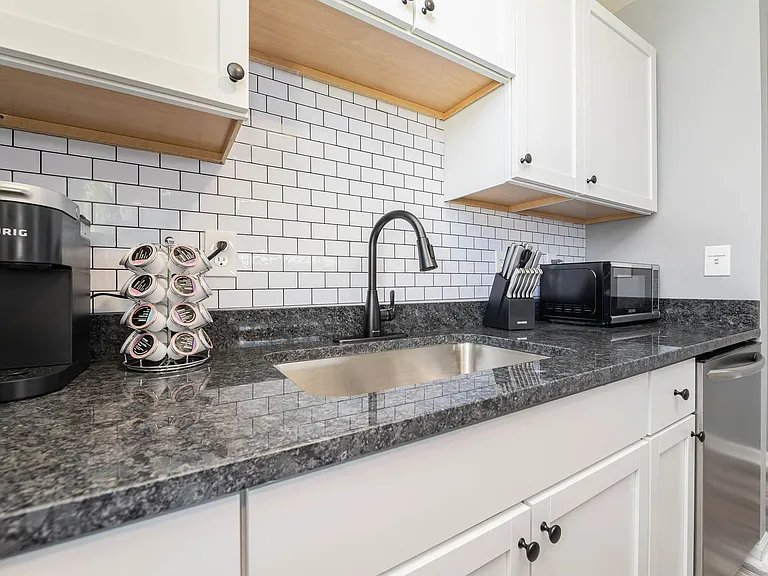101 Crawford St #B-53641282 — Photo 14