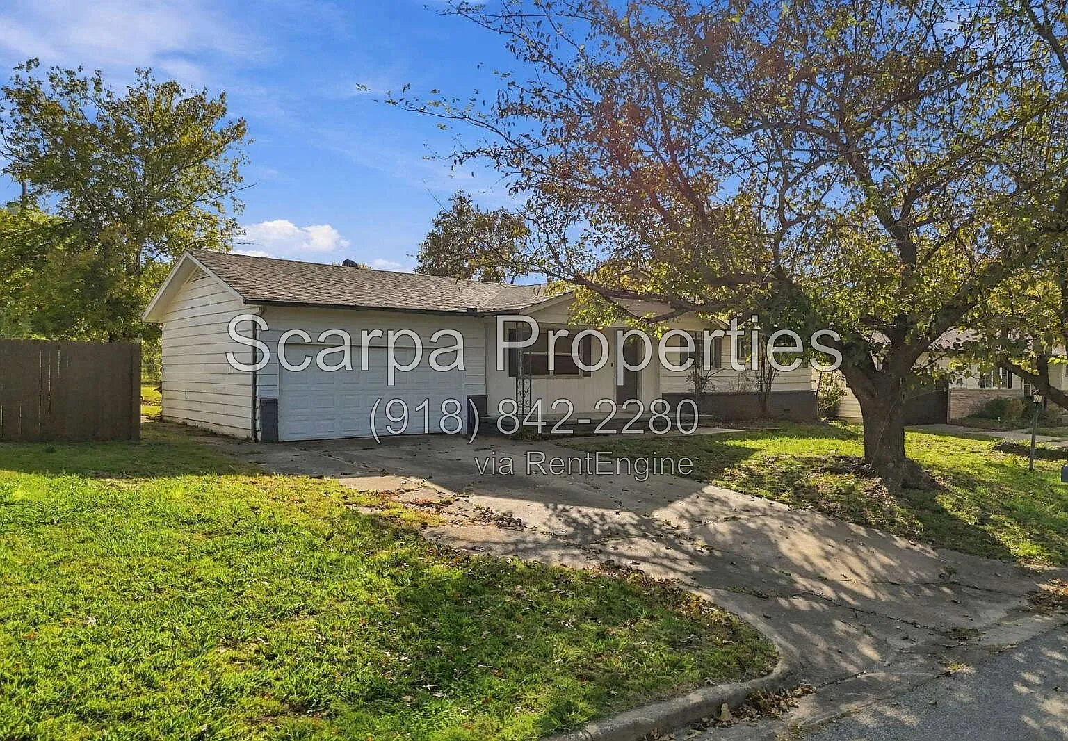 3 bed, 1.5 bath, 1128 sqft, $1,577 — Photo 3