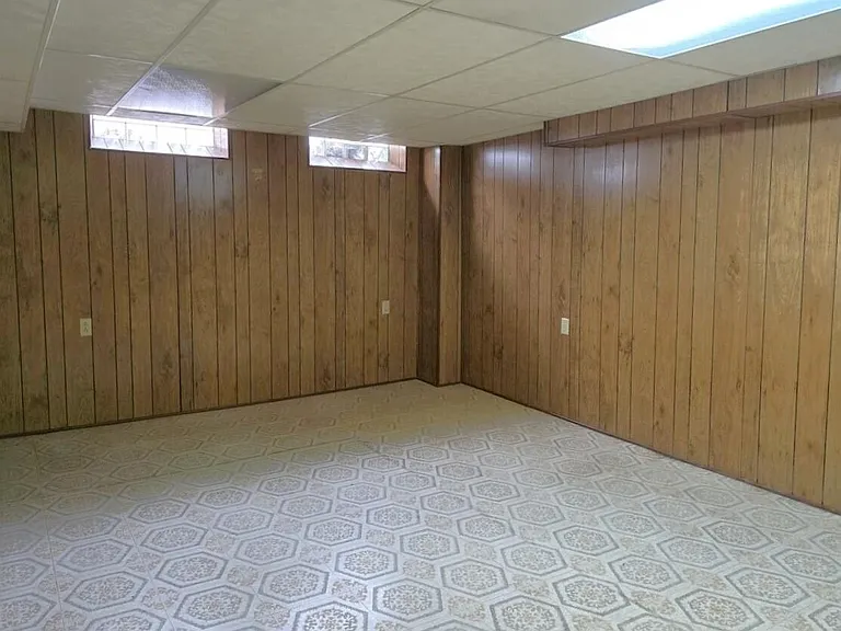 9924 Roseland St — Photo 11