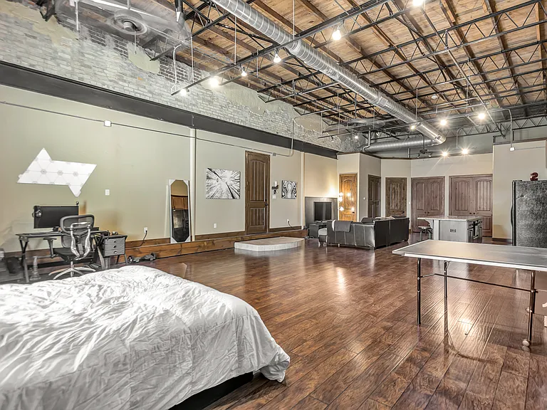211 N Main St #21 — Photo 7