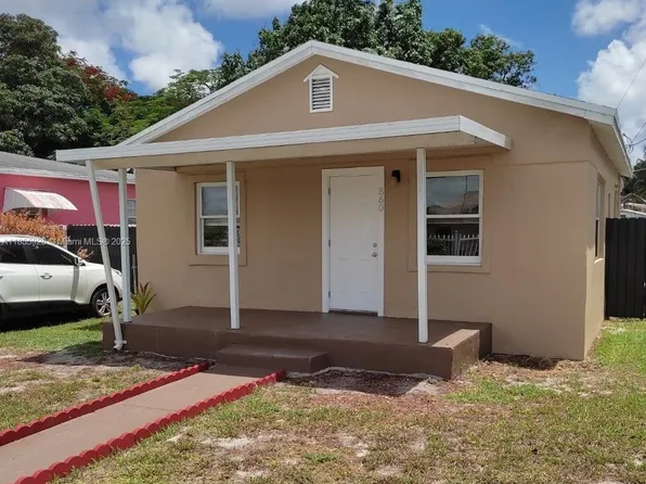 860 NW 118th St, Miami, FL 33168