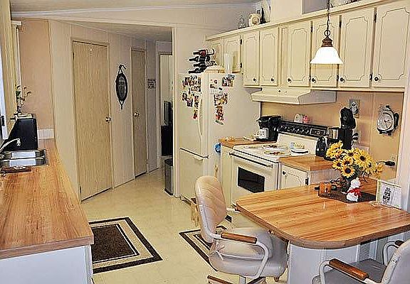 3rd image of 2025 Merion Dr