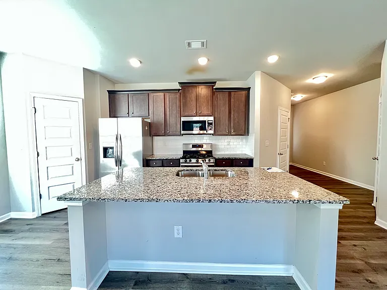 3705 Prospect Point Dr — Photo 7