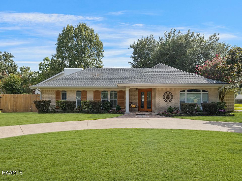 1st image of 211 N Locksley Dr