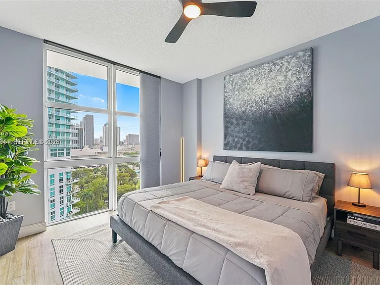 2000 N Bayshore Dr #1606 — Photo 7