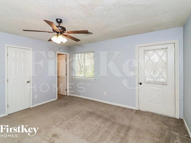 1060 Forest Path — Photo 11