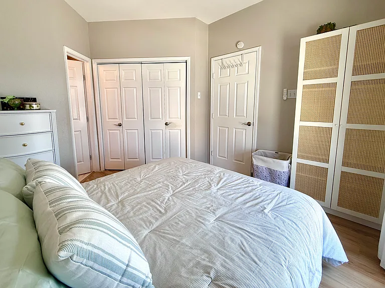 4104 N Hall St #326 — Photo 14