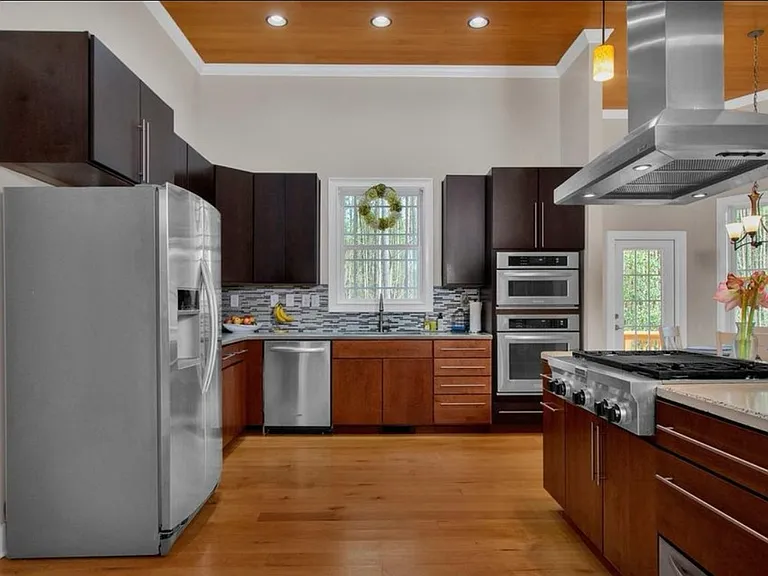 233 Saintsbury Pl — Photo 21