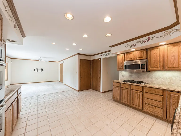 1807 N Larch Dr — Photo 8