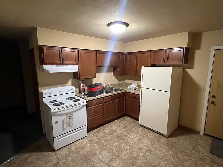 310 E Main St #A — Photo 3