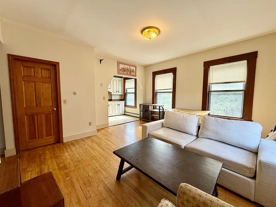 5 Wendell St #1