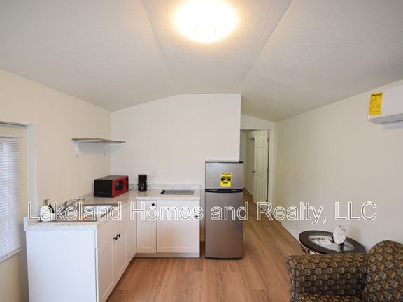 3rd image of 4903 Denise Ave #2