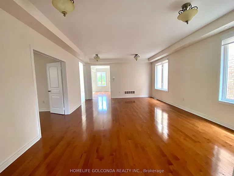 160 Chouinard Way — Photo 24