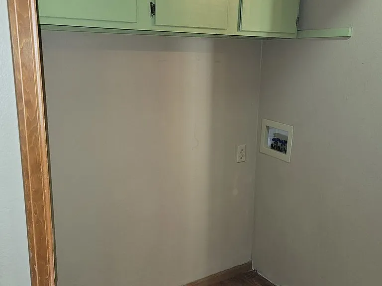 305 Holbrook St — Photo 12
