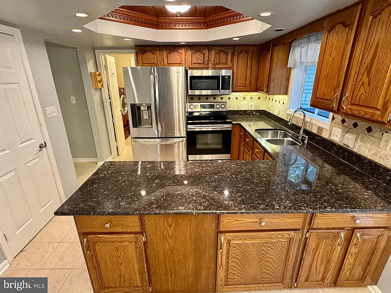 1017 Spain Dr — Photo 7