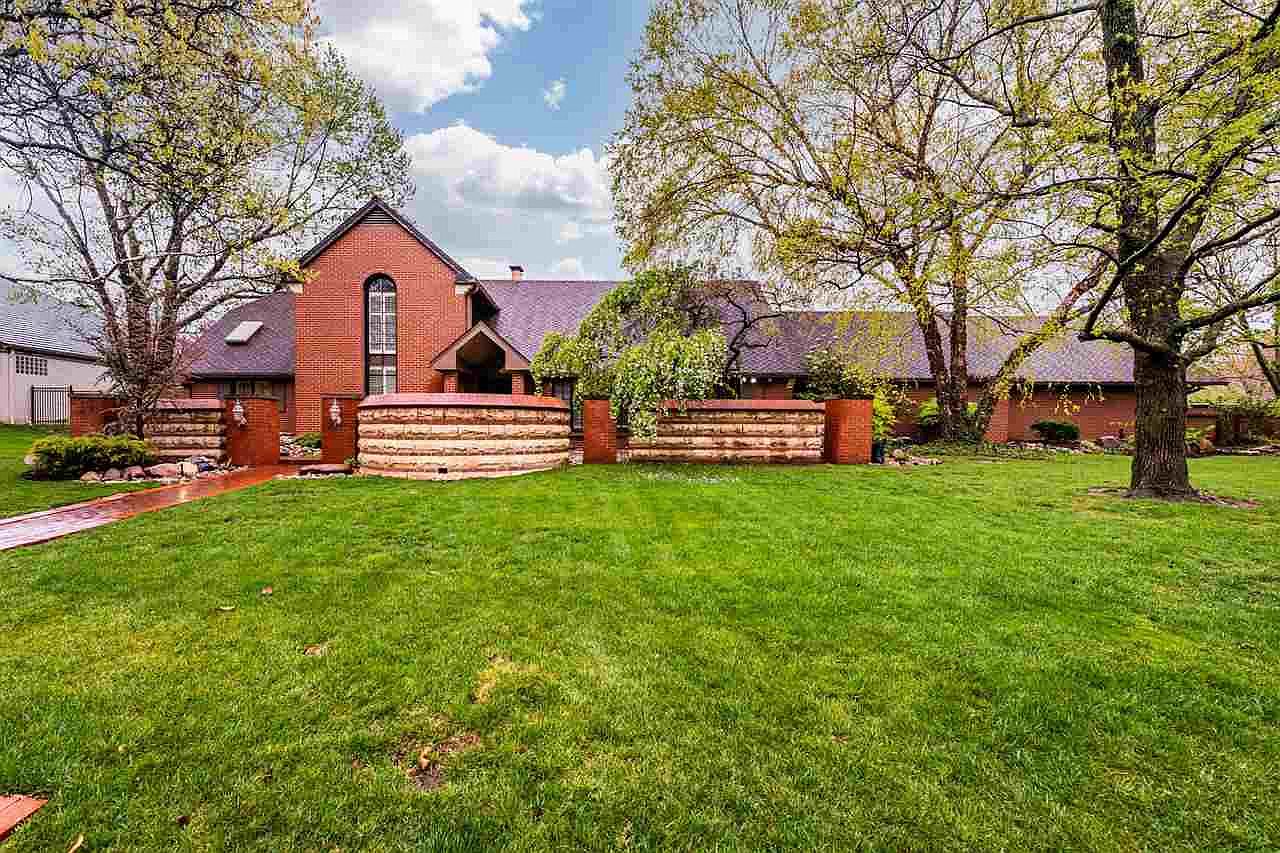 850 N Tara Ln Wichita Ks 67206 Mls 591292 Zillow