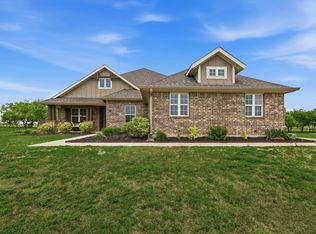 5013 Diamond Dr, Sanger, TX 76266