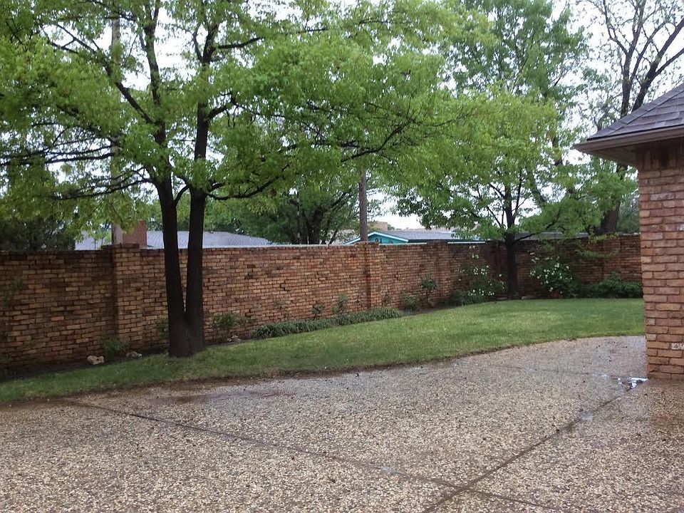 1st image of 202 Redwood Ln