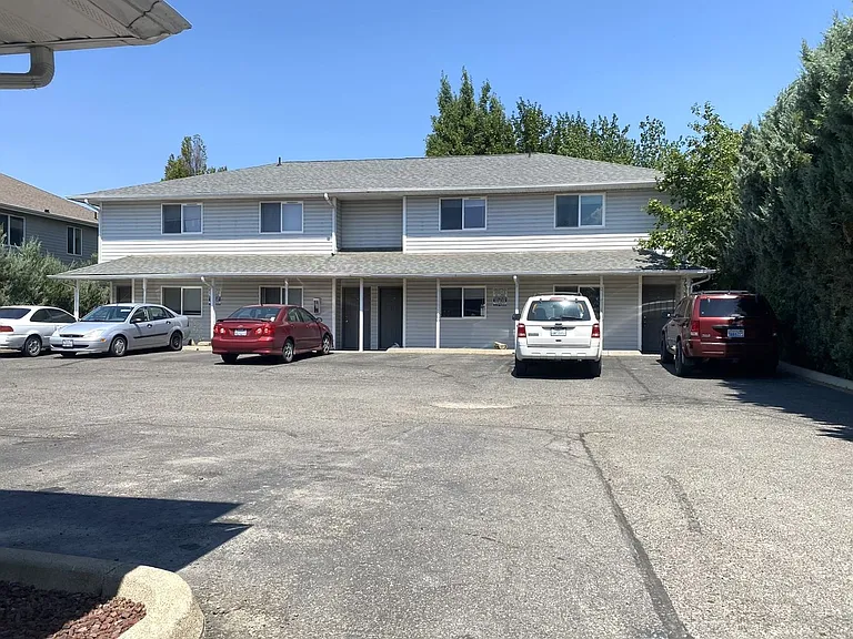 Hummingbird Court — Photo 32