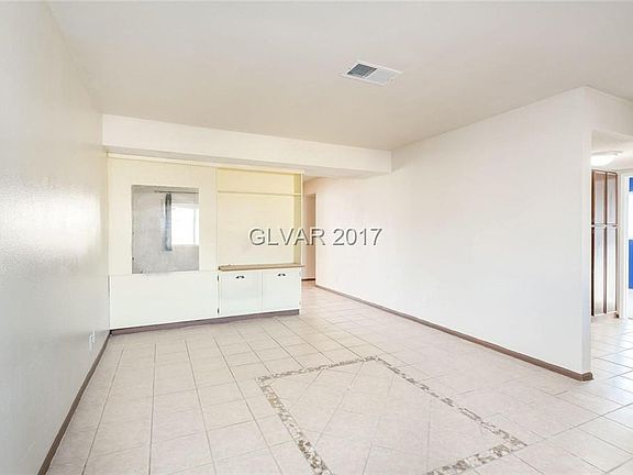 4th image of 3958 Sorrento Way