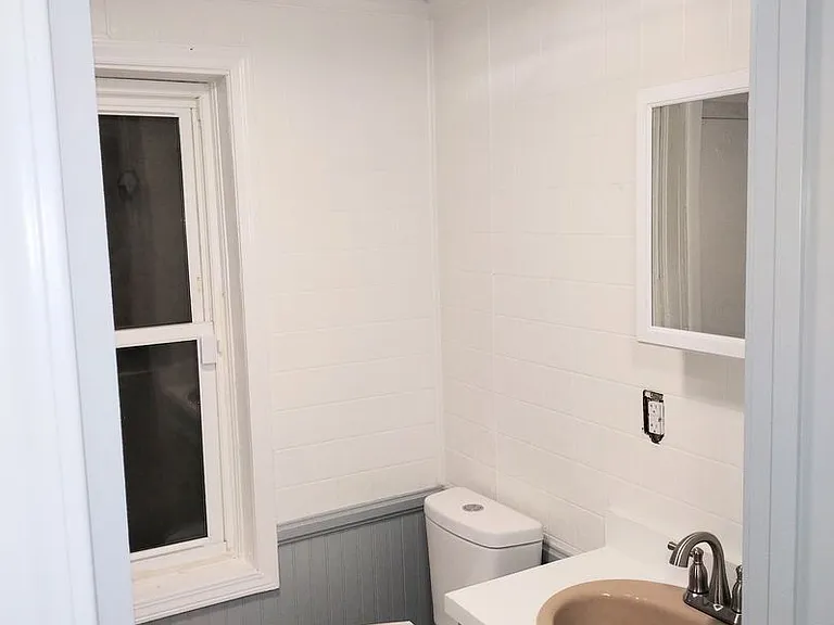103 W Moore St — Photo 17
