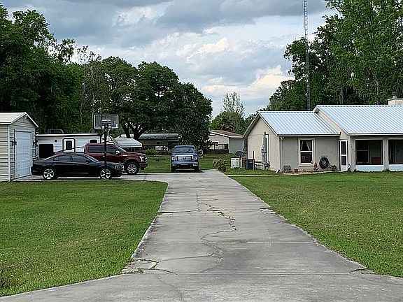 Garage driveway front yards 