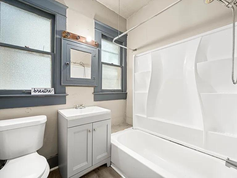 109 Claiborne St — Photo 17