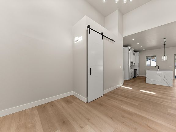 5th image of 7211 E Beverly Ave
