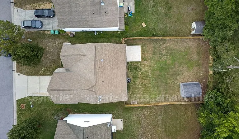 1153 Hawick Dr — Photo 39