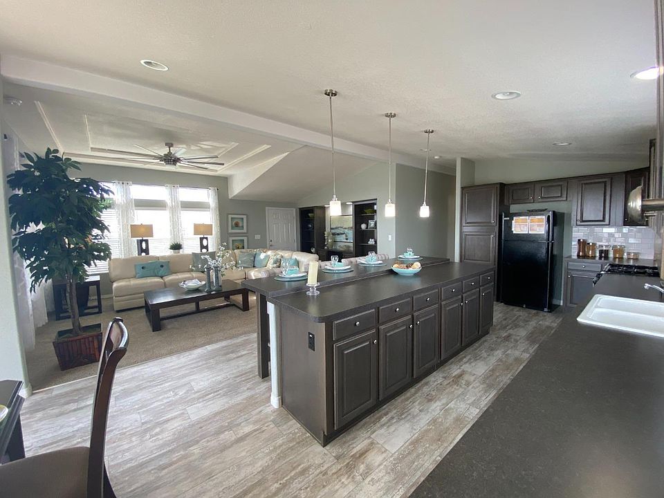 2nd image of 218 El Bosque Dr #218