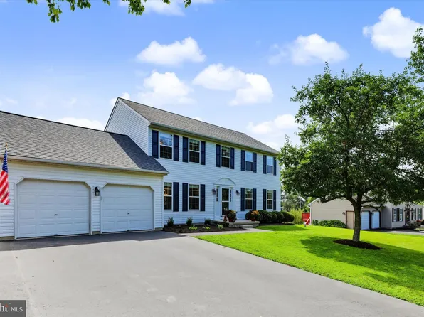 77 Autumn Ln, Royersford, PA 19468