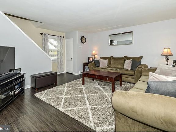 3rd image of 413 Woodlawn Ave