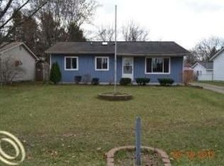 1032 Depot St, Pinckney, MI 48169