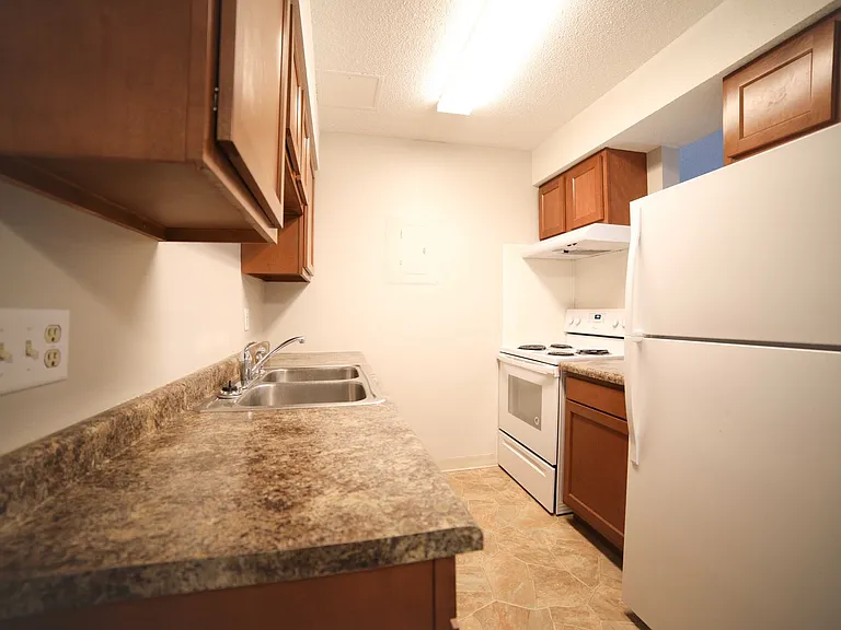 3033 W Capital Ave — Photo 7