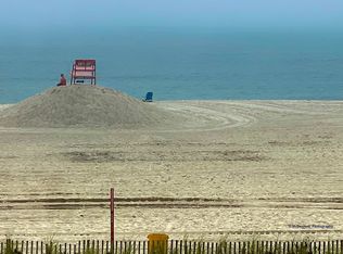 750 Shore Rd APT 2L, Long Beach, NY 11561