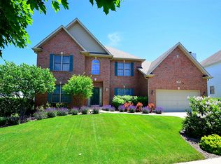 495 Cole Dr, South Elgin, IL 60177