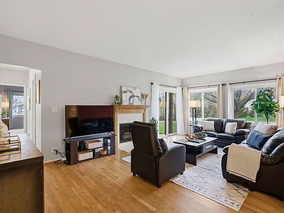 3rd image of 101 Windwood Ct #101