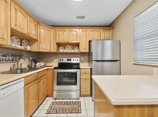 96 Spring Lake Dr, Vero Beach, FL 32962