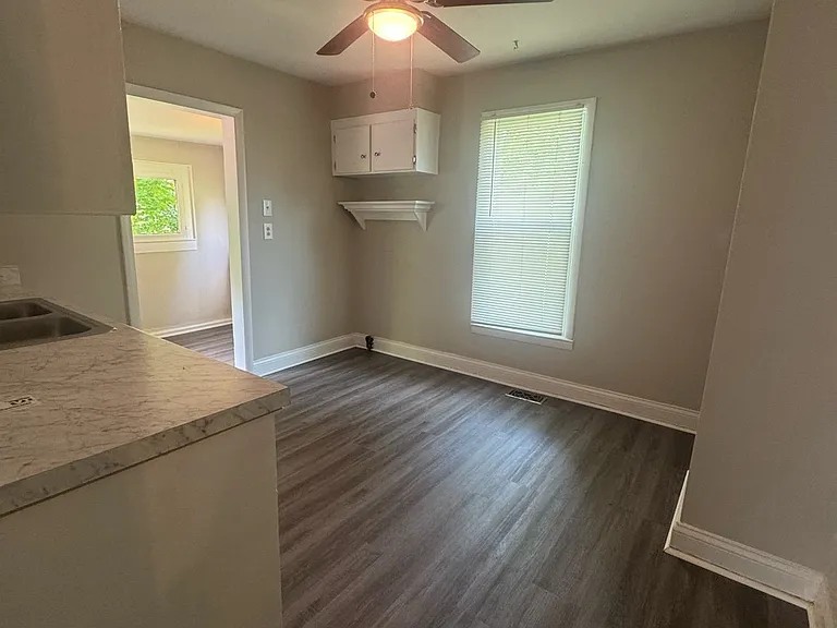 3006 Lakeshore Dr — Photo 6