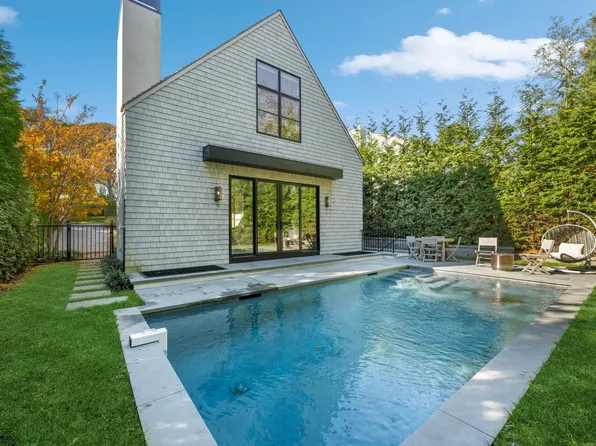 68 Ridge Dr, Sag Harbor, NY 11963