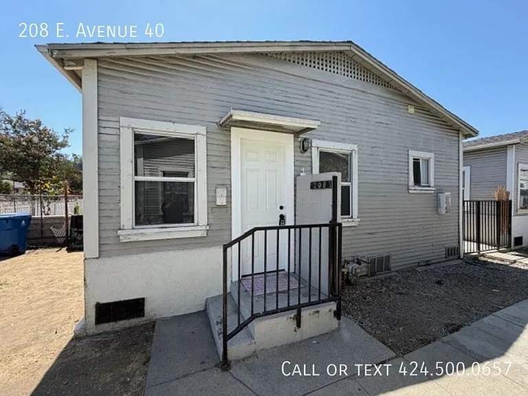 208 E Avenue 40 — Photo 10
