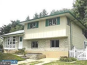 3 bed, 1.0 bath, 1509 sqft, $2,600 — Photo 1
