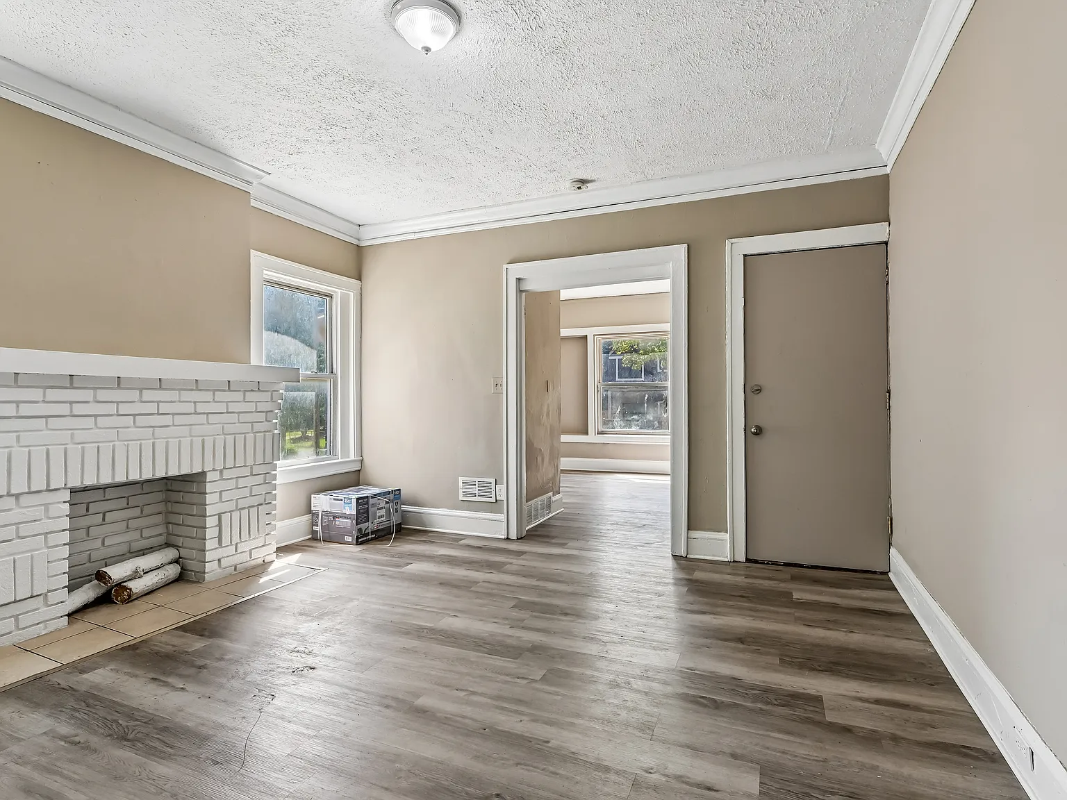 10703 Lee Ave — Photo 3