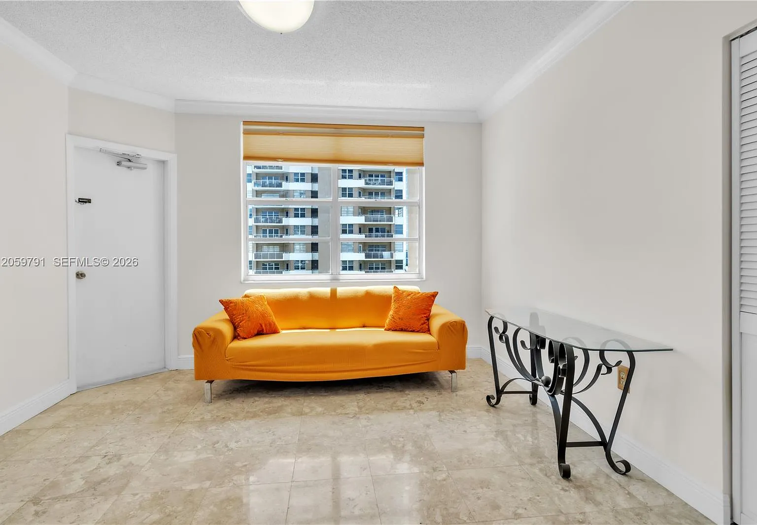 Hemispheres Condo — Photo 3