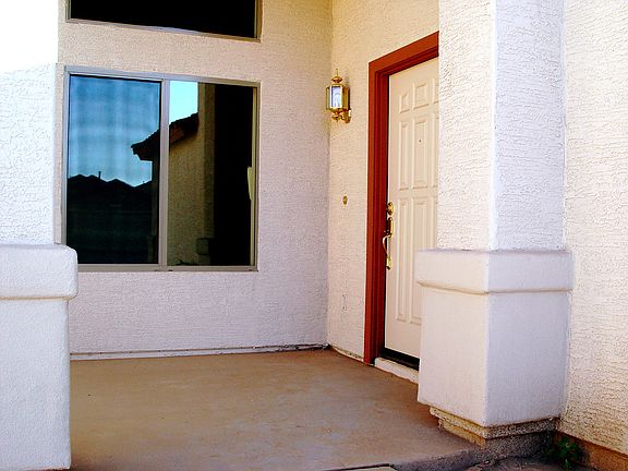 5th image of 374 E Kelsi Ave