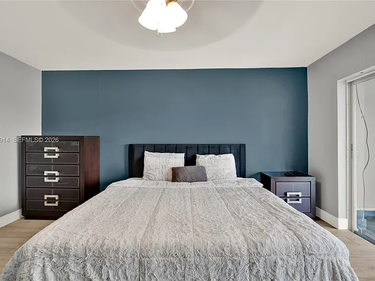 950 Hillcrest Dr #414 — Photo 16