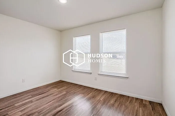 1006 David Ave — Photo 7