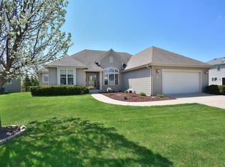 623 E Emily Ave, Elkhorn, WI 53121